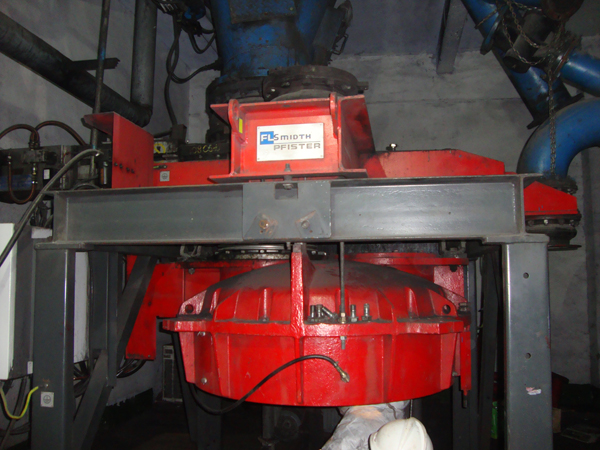 煤粉转子喂料秤冲刷磨损