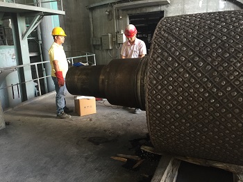 合肥院150-100辊压机轴磨损现场修复