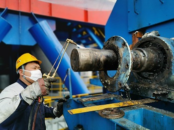 高空提升机轴轴头磨损基准刮研修复